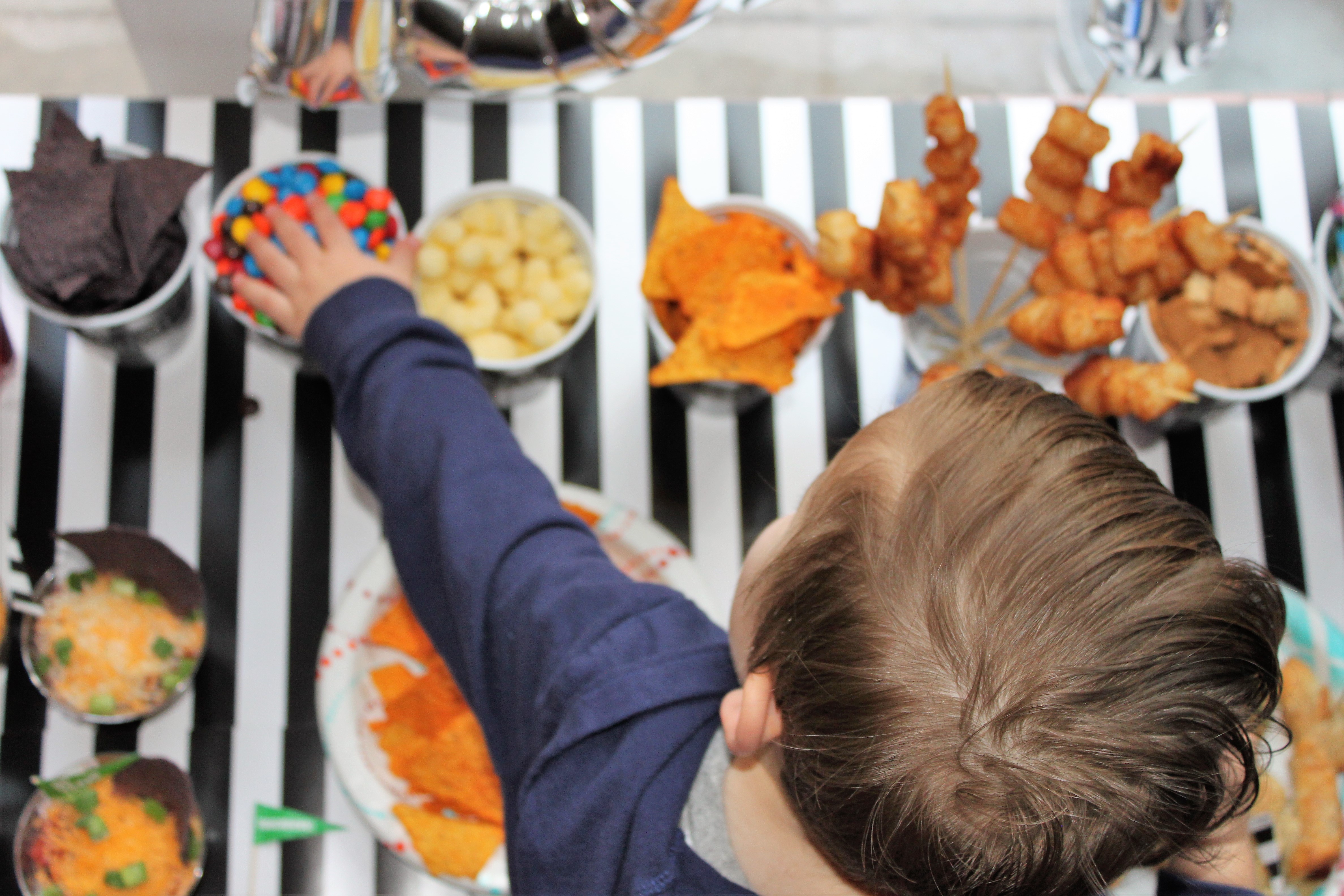 super bowl kid friendly ideas using solo products. Snacks and food