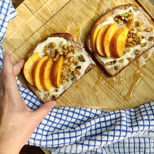 peaches and cream cheese toast is a good alternative to avocado toast
