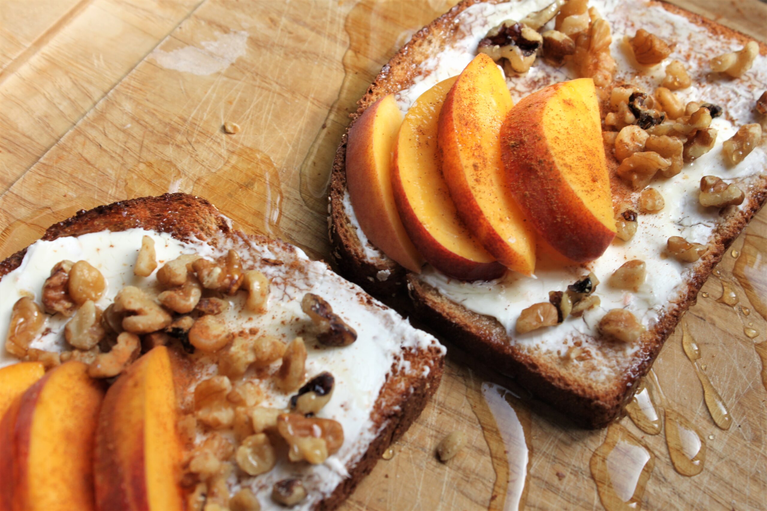 peaches and cream cheese toast is a great breakfast or snack