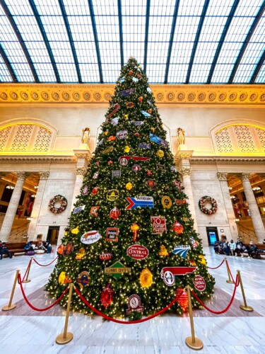 Union Station Tree is one of my favorites! Love it for a holiday backdrop in a photo. 